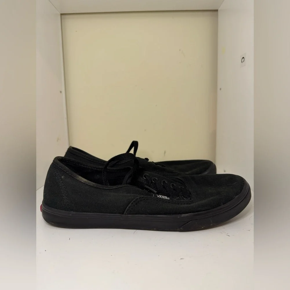 Vans sneakers women’s size 6.5 black lace up